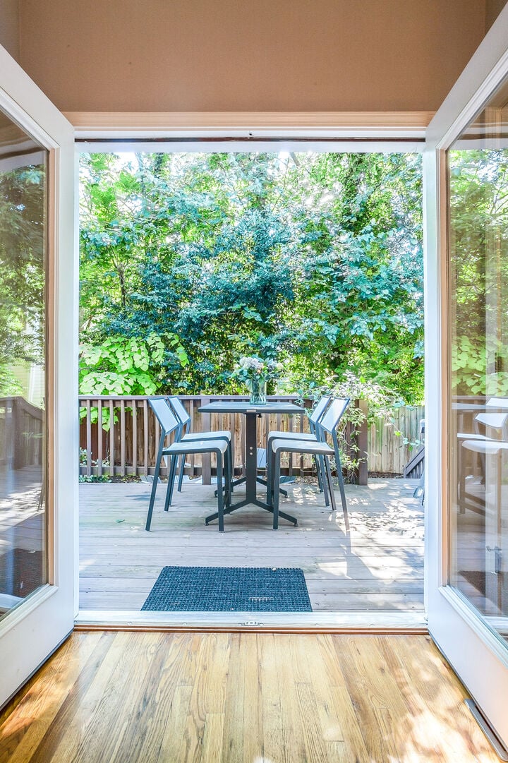 Outdoor Dining Table and Chairs in the Backyard Deck.