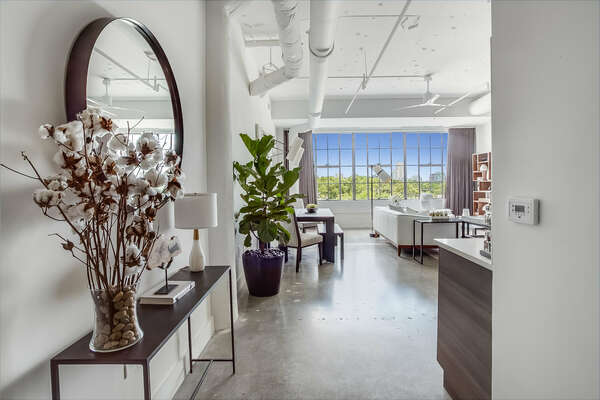 Le Noir Et Blanc Entryway