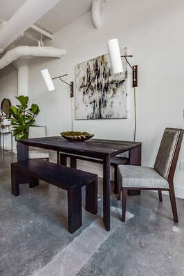 Le Noir Et Blanc Spacious Dining Area